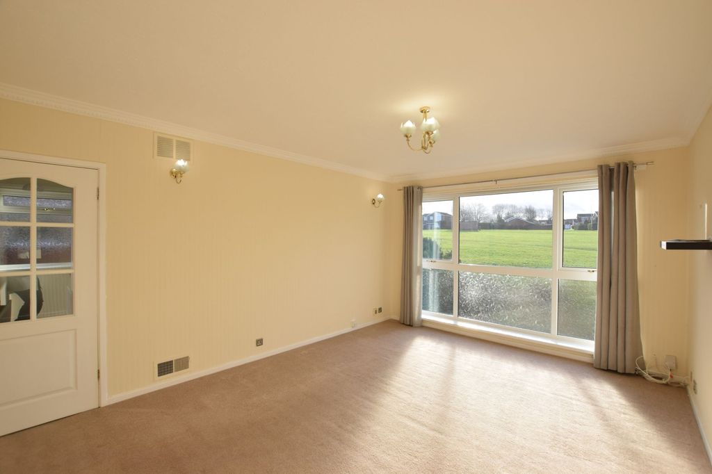 Property photo 2 of 11 Living Room