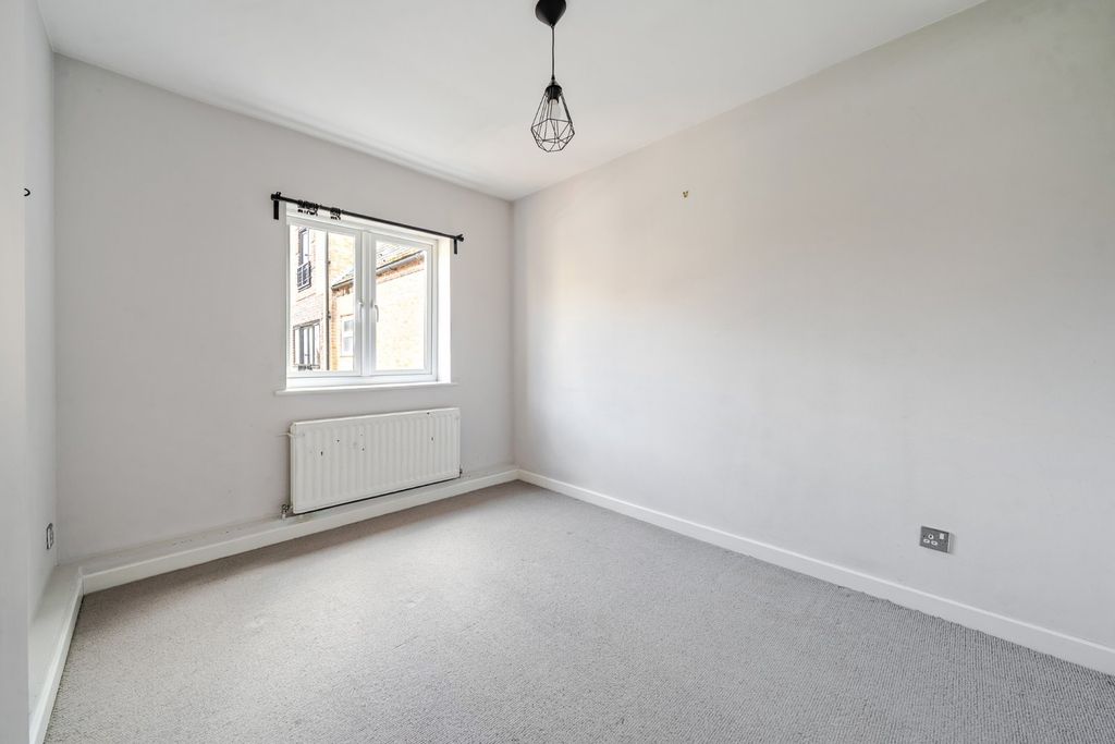 Property photo 2 of 13 Picture No. 18