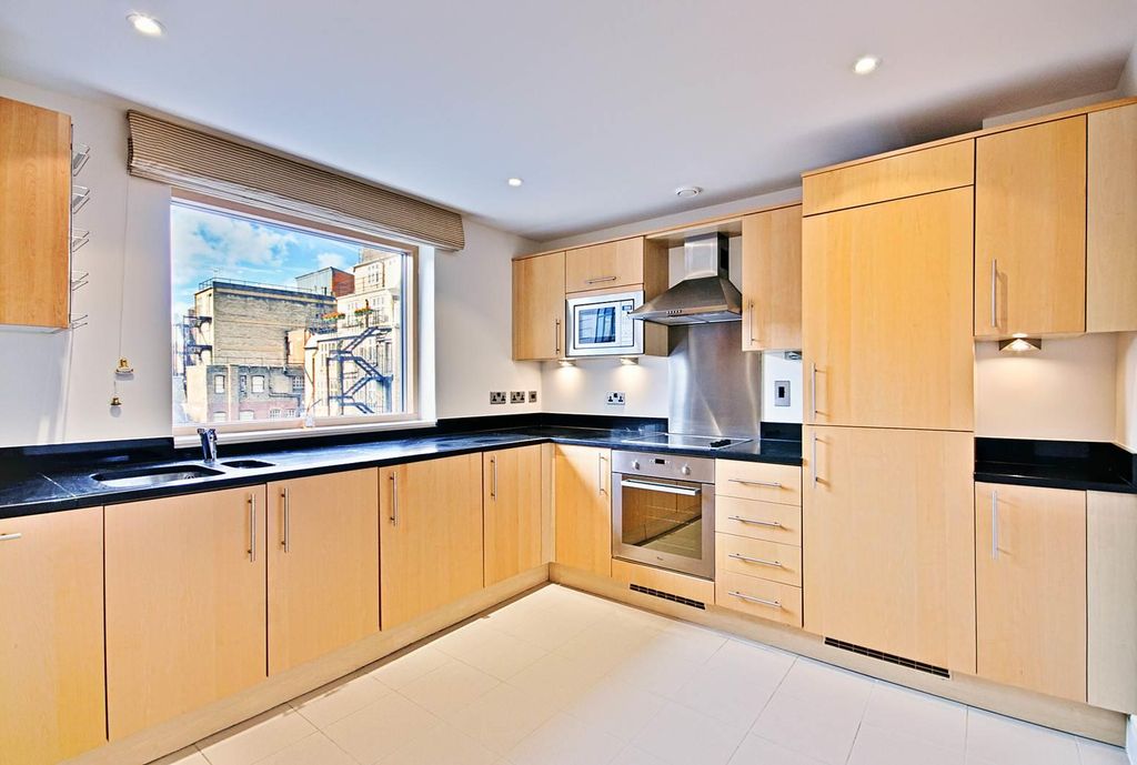 Property photo 3 of 9 Kitchen.Jpg
