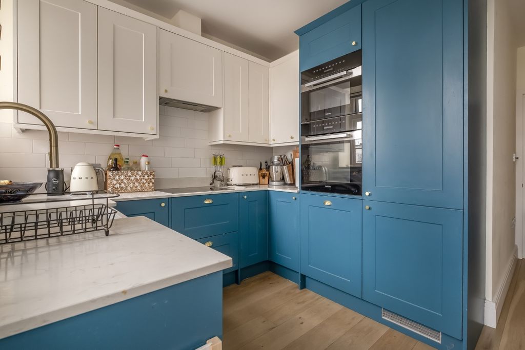 Property photo 3 of 12 Kitchen