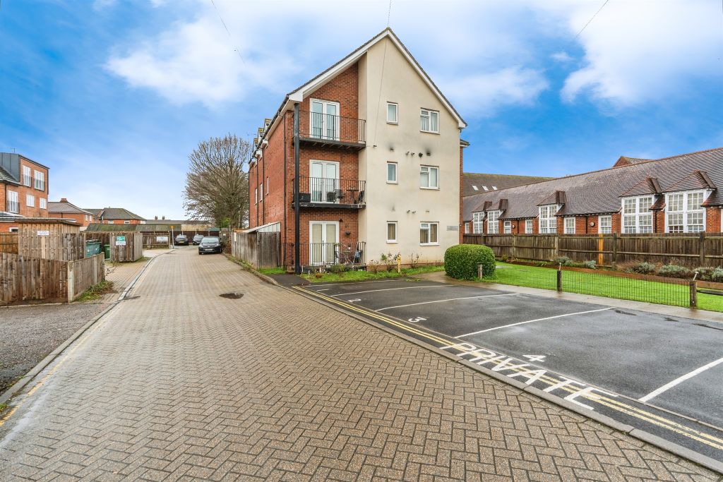 Property photo 1 of 16