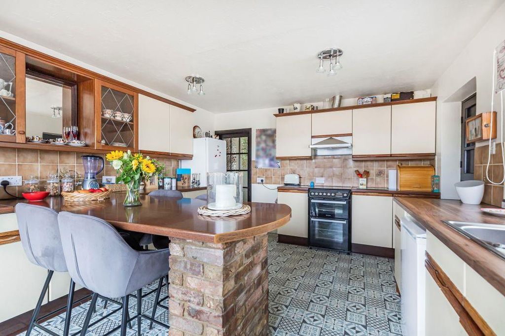 Property photo 3 of 25 27_73098.Jpg