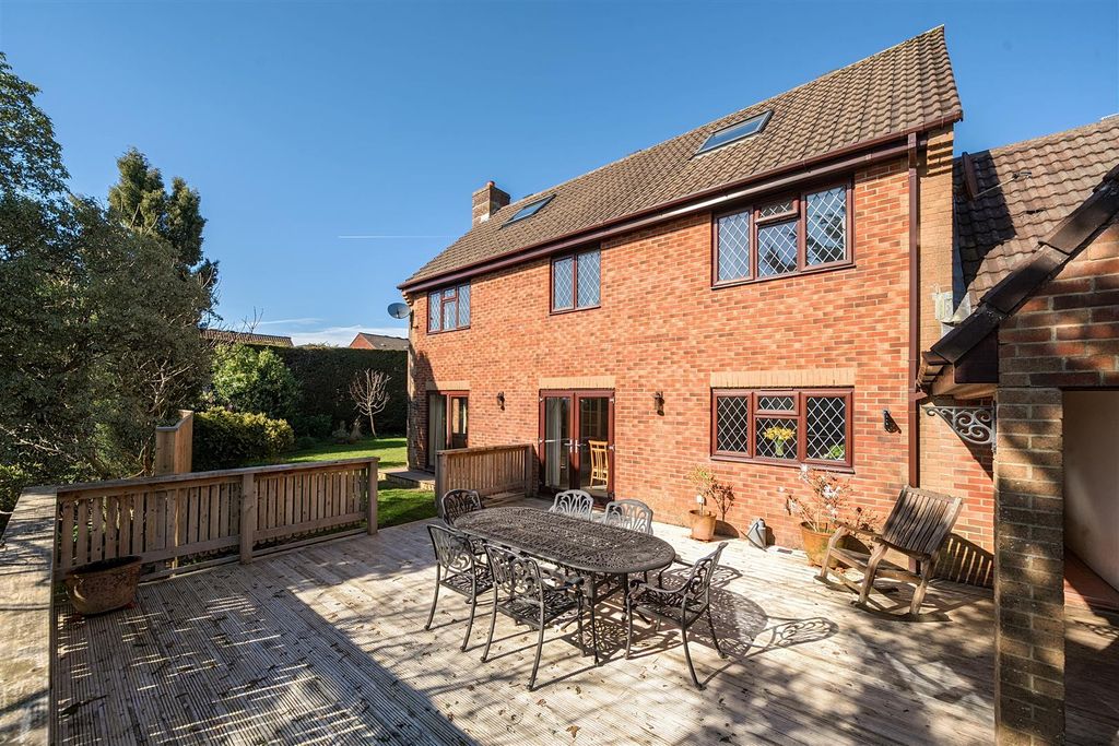 Property photo 2 of 32 Kingfishers Rear.Jpg