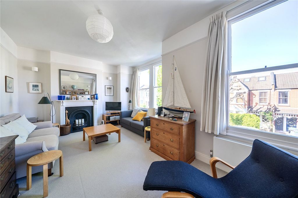 Property photo 2 of 18 Picture No. 28
