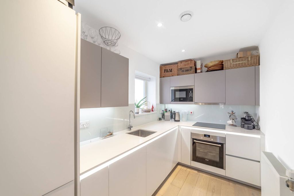 Property photo 3 of 9