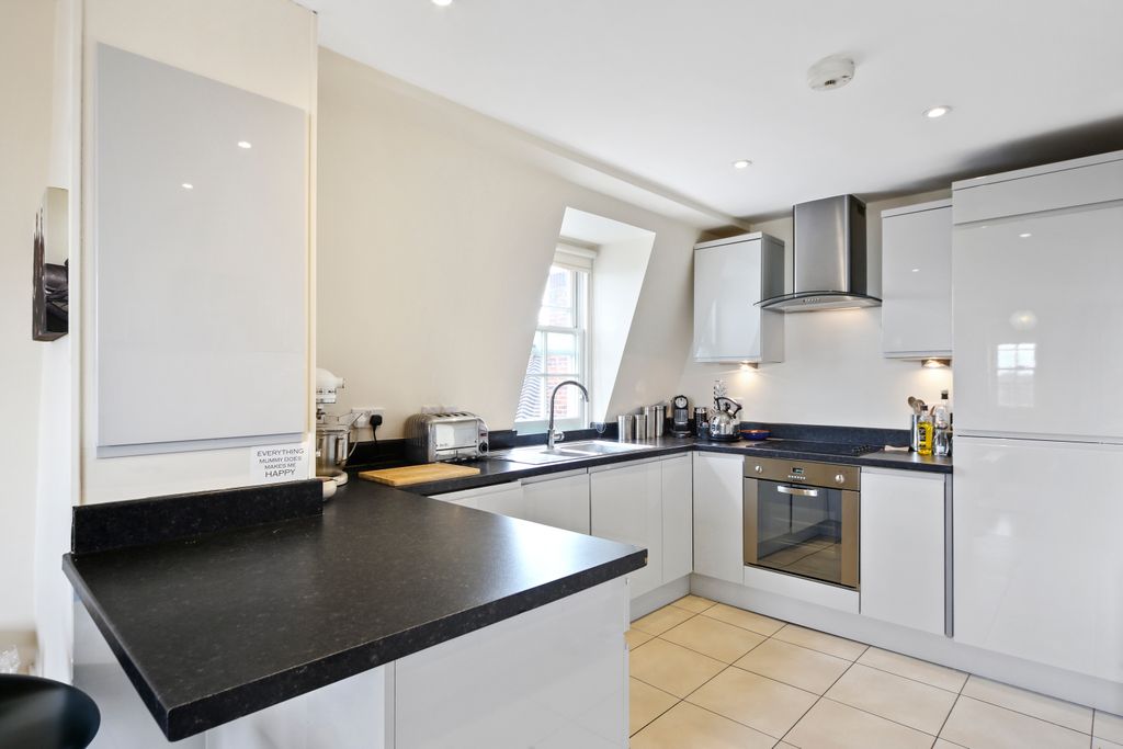 Property photo 2 of 9 Kitchen