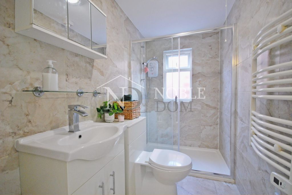Property photo 3 of 10 14A0955772772109956Ad45c26064F91