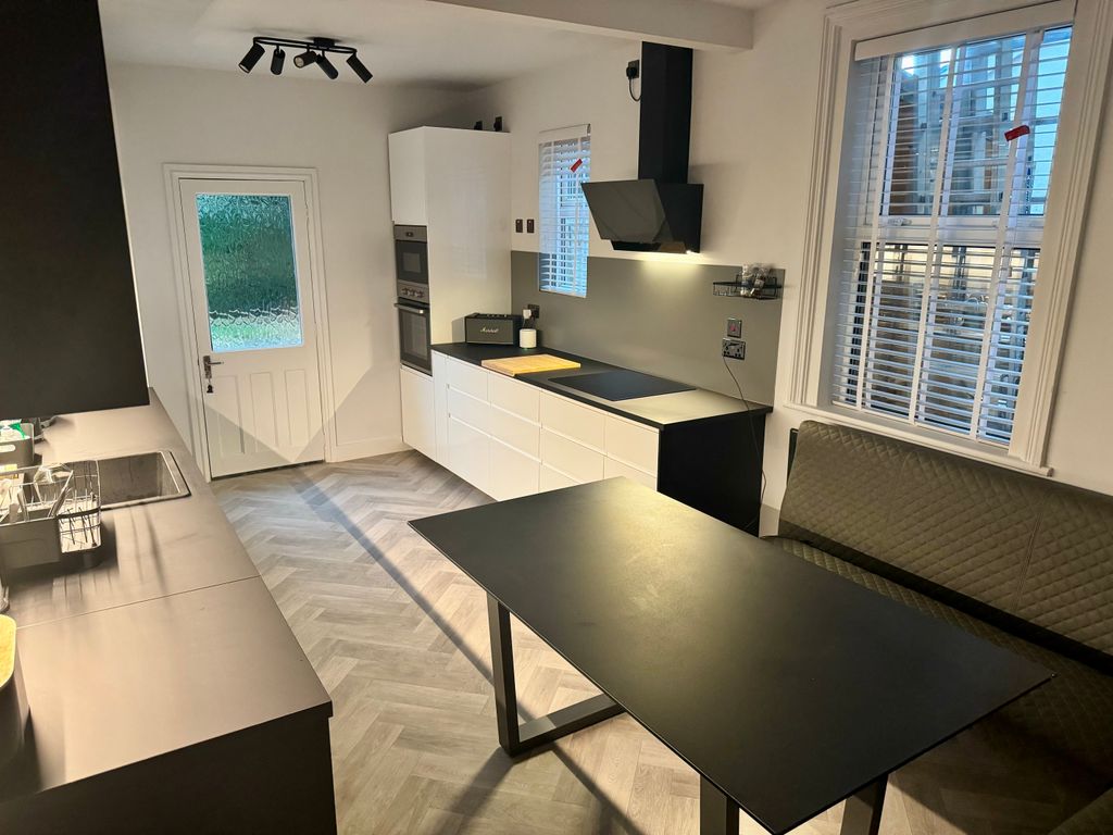 Property photo 3 of 15 Img_4075