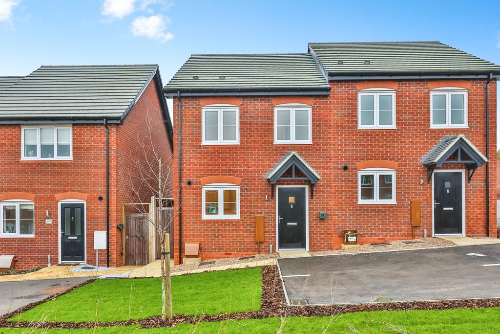 Property photo 2 of 28