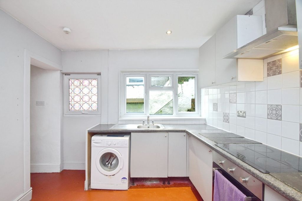 Property photo 2 of 24