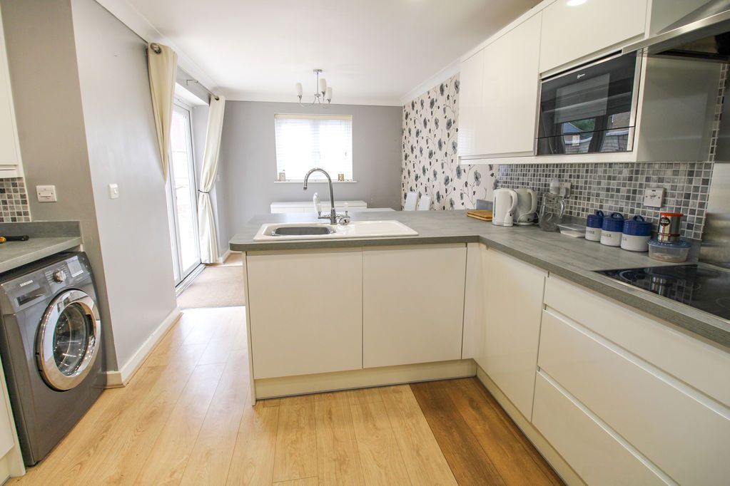 Property photo 3 of 18 Kitchen/Dining Room
