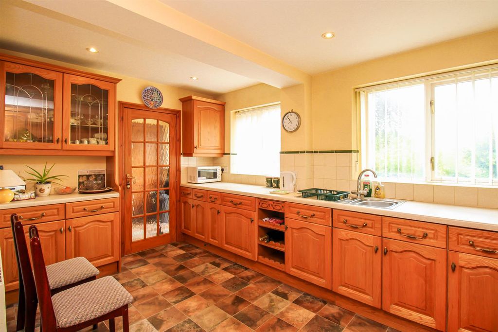 Property photo 3 of 24