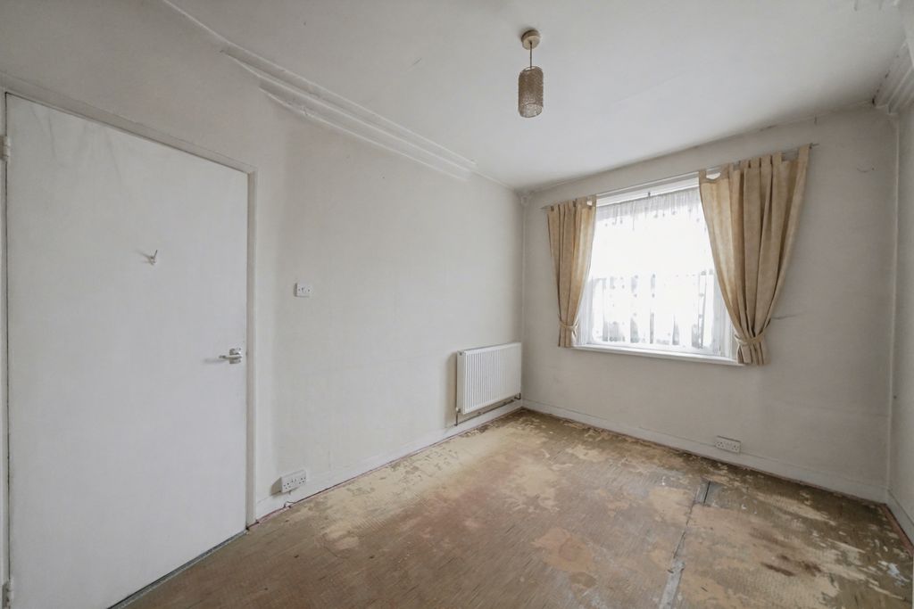 Property photo 3 of 20 Flat 9, Block E, Peabody Estate, Herbrand Street, Bloomsbury, London WC1N 1Jg
