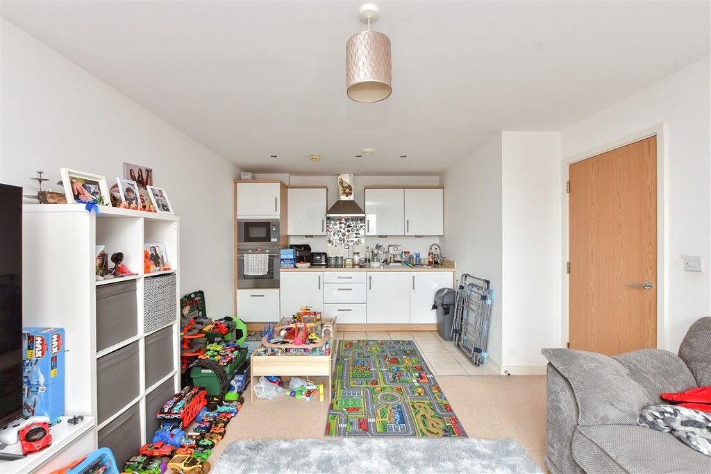 Property photo 3 of 5 Lounge/Diner