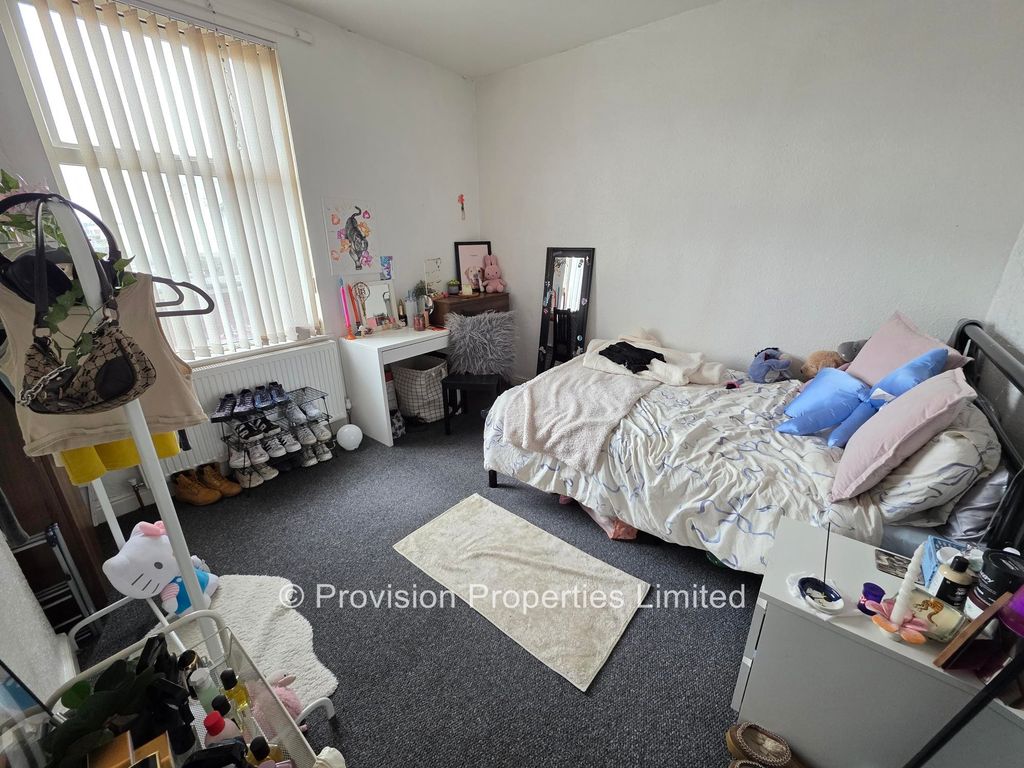 Property photo 3 of 6 Photo