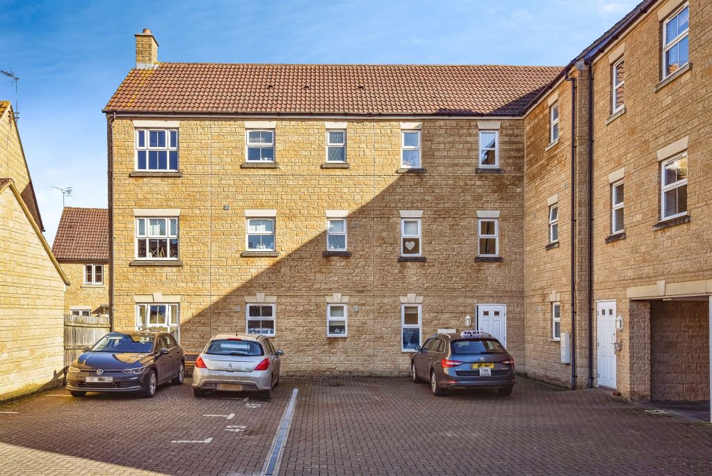 Property photo 2 of 17