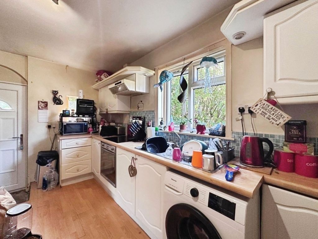 Property photo 3 of 8 Pbox-Img.Jpg