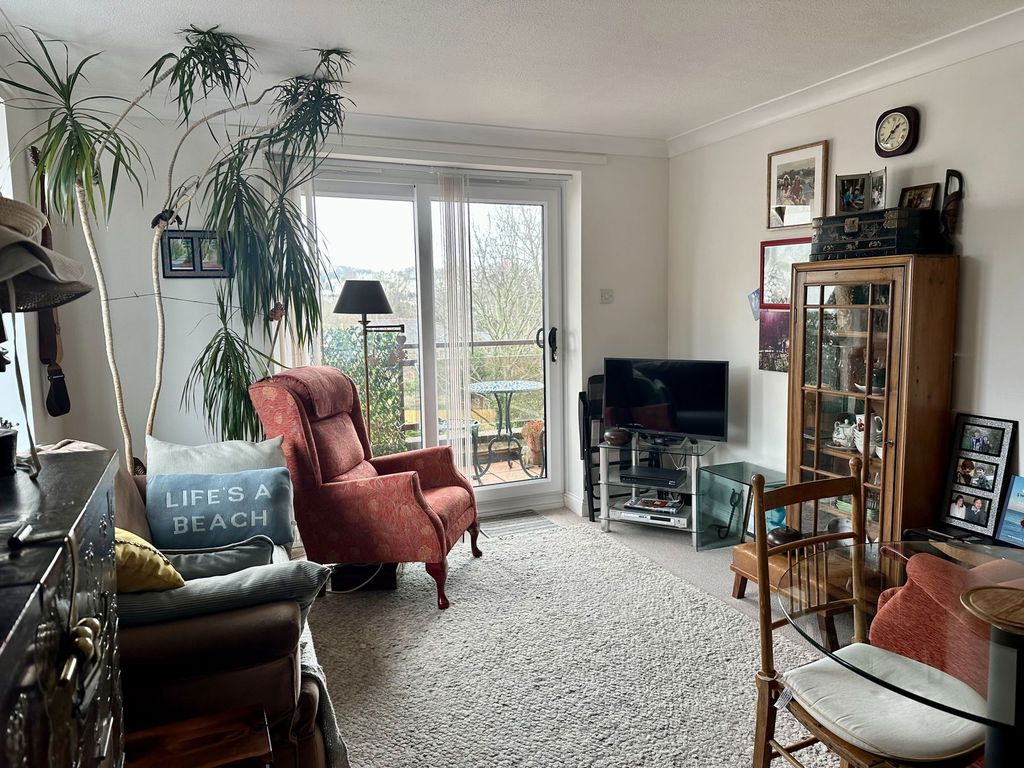Property photo 3 of 11