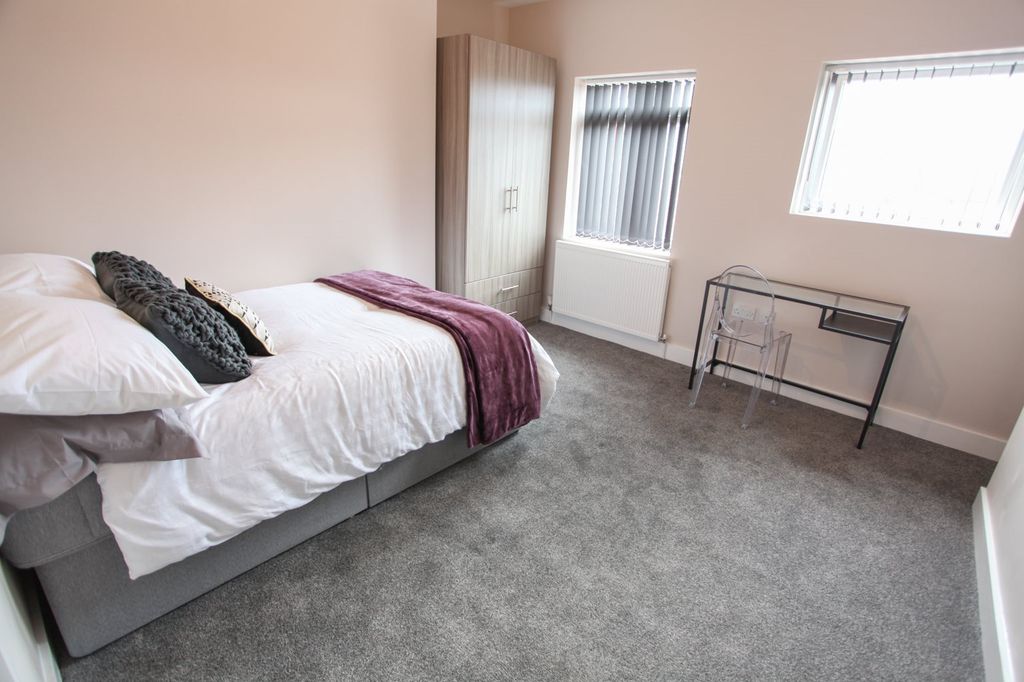 Property photo 3 of 10 1-6 (1)