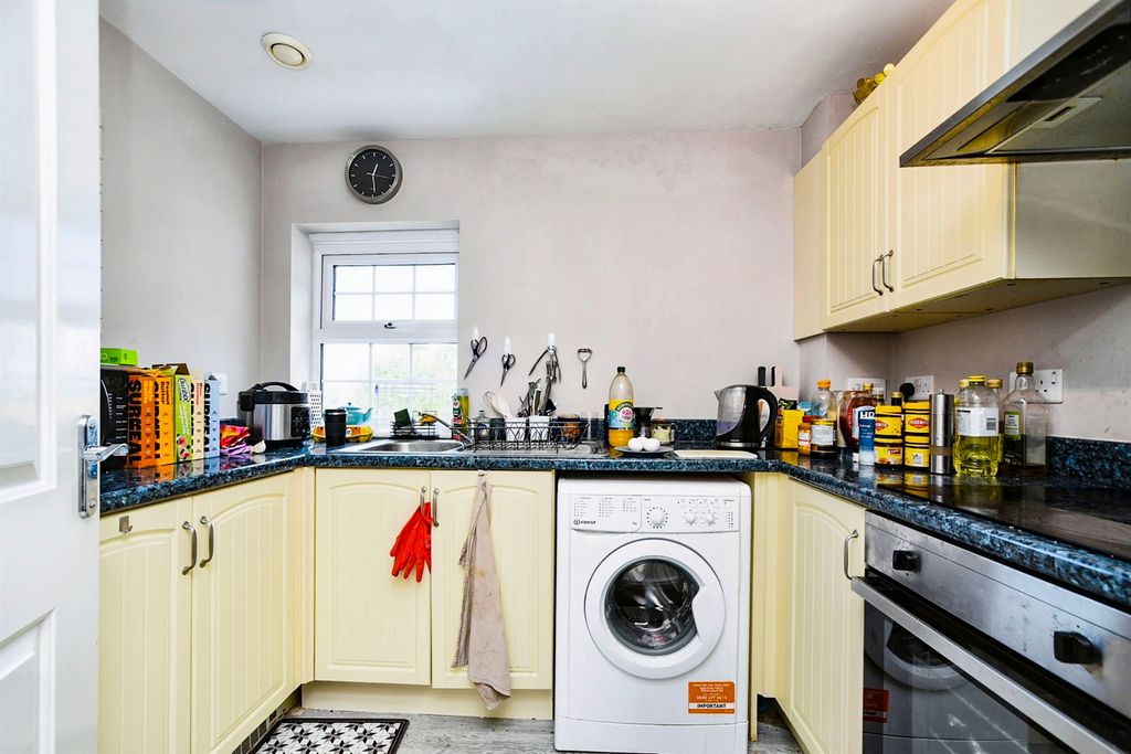 Property photo 3 of 14