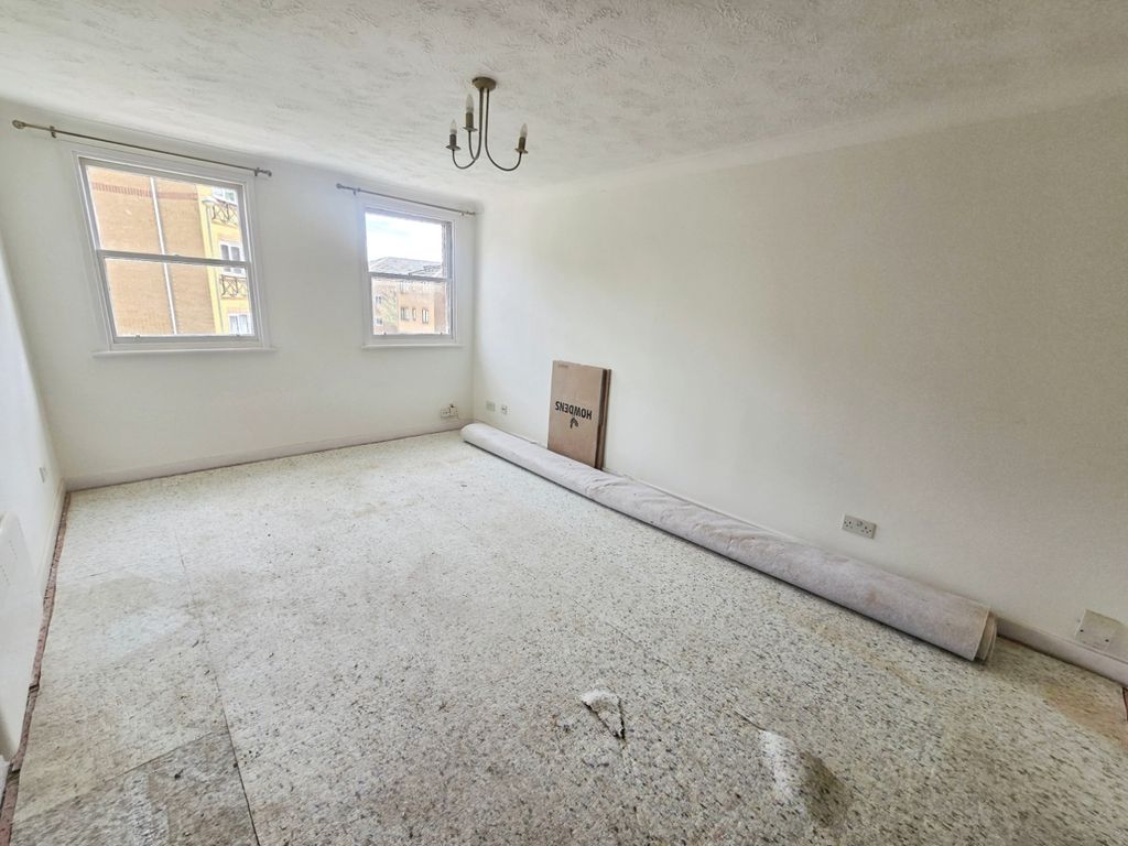 Property photo 3 of 5 Pbox-Img.Jpg