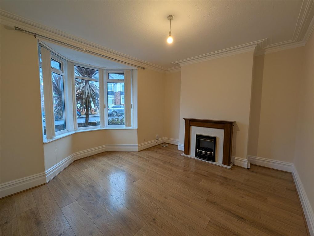 Property photo 2 of 13 Lounge