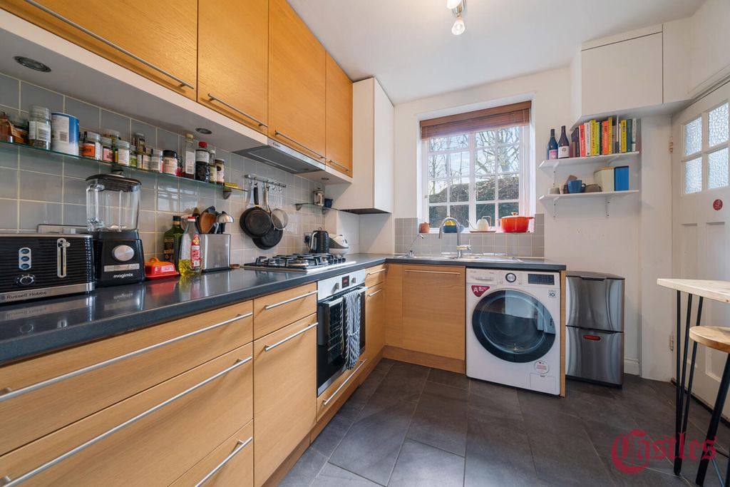 Property photo 3 of 16 Kitchen