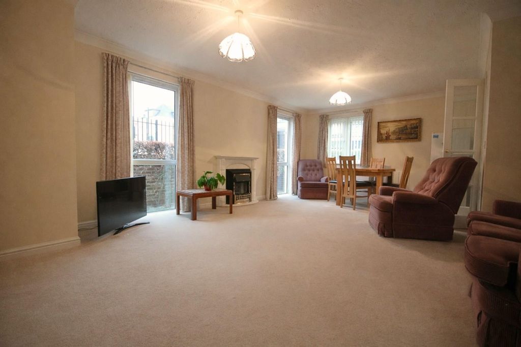 Property photo 2 of 10 liv3 (22).Jpg