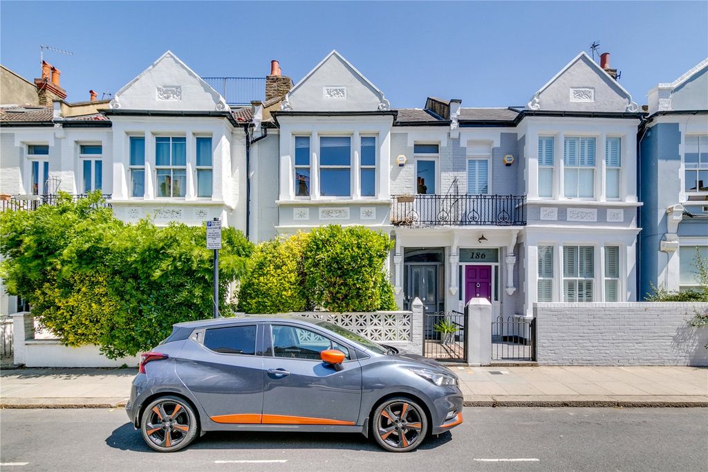 Property photo 1 of 9