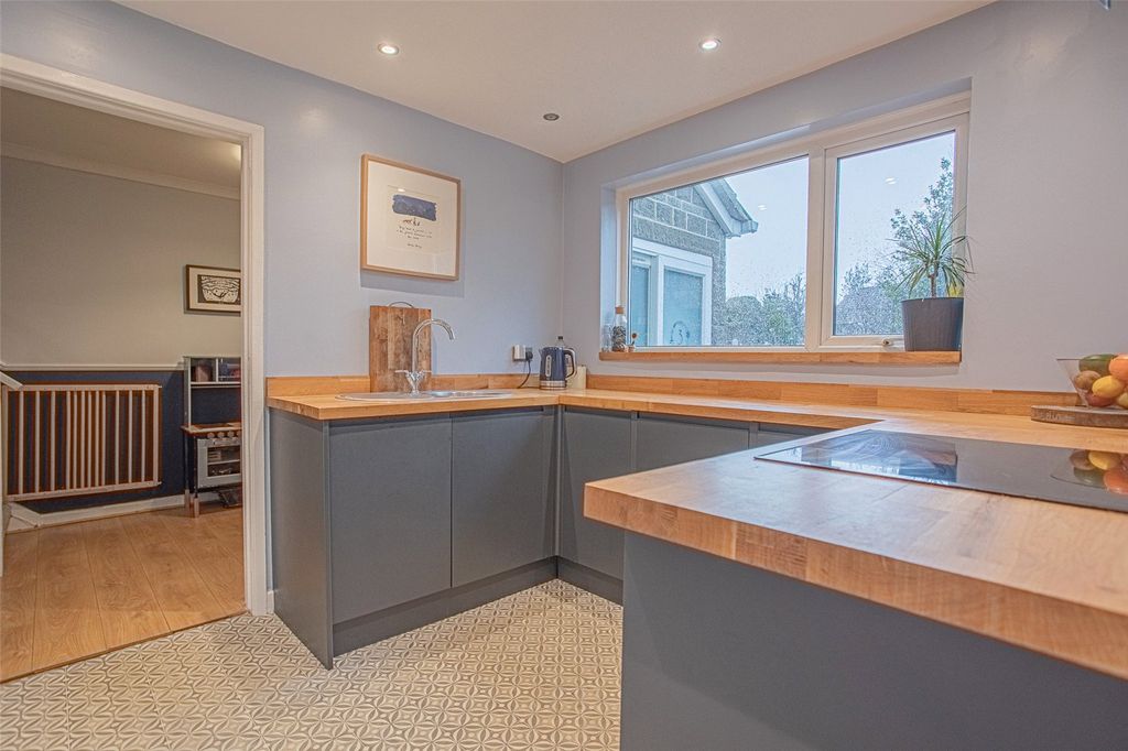 Property photo 3 of 24 Picture No. 02