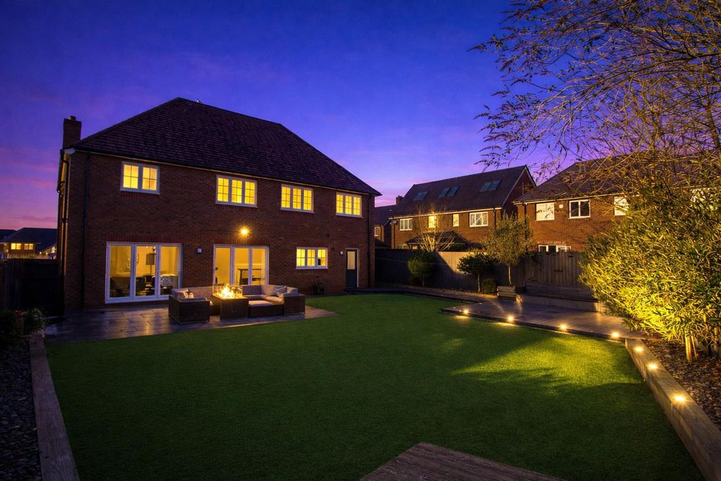 Property photo 2 of 45