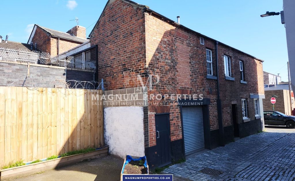 Property photo 2 of 12