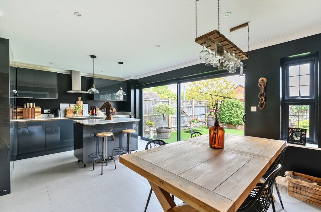 Property photo 2 of 15 9c4Bfb0c-7792-423...