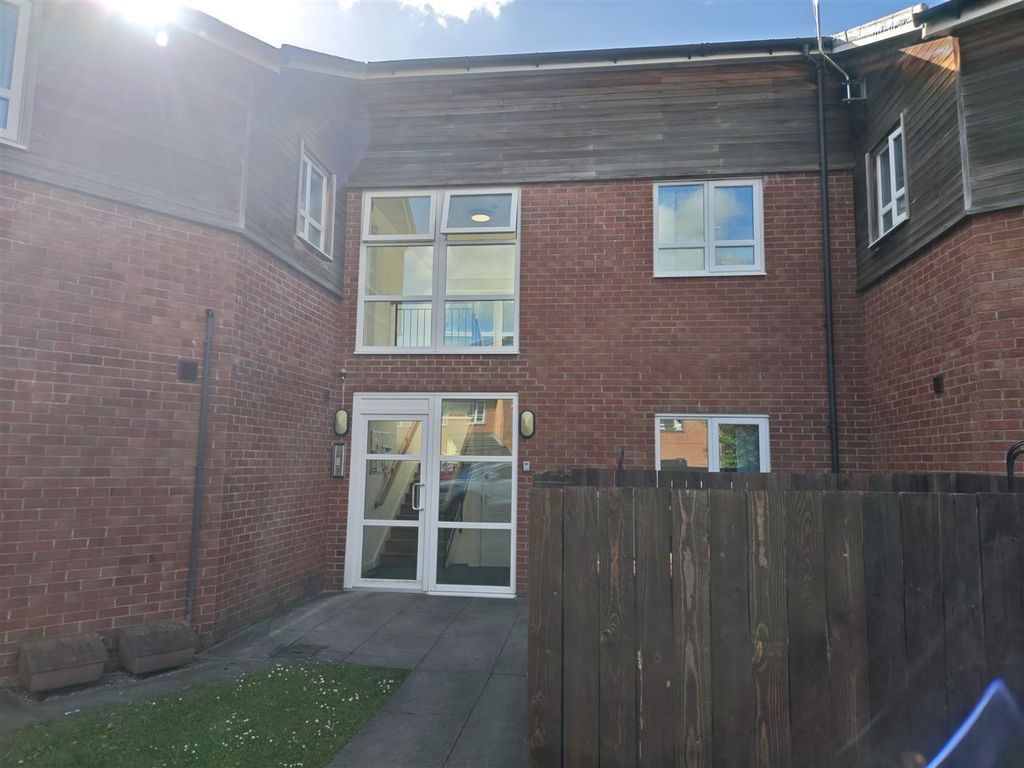 Property photo 1 of 11 Exterior