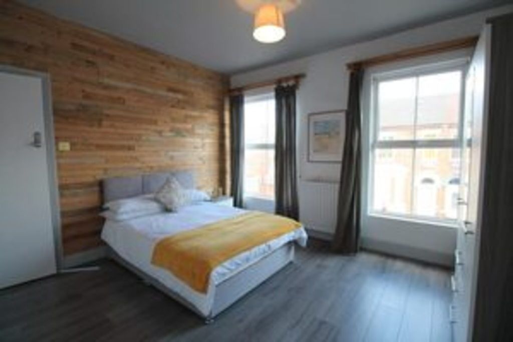 Property photo 1 of 2