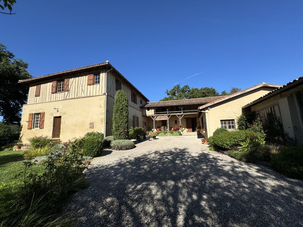 Property photo 3 of 35