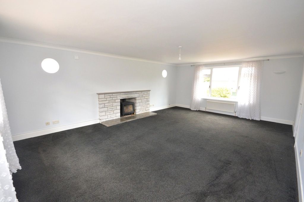 Property photo 2 of 19 Living Room