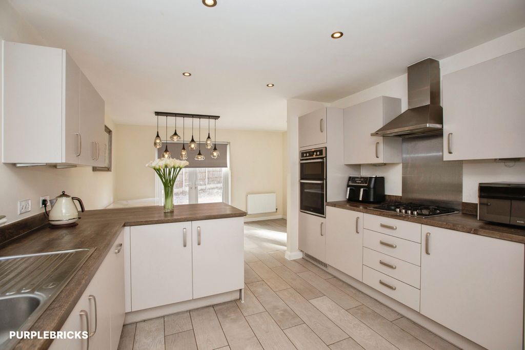 Property photo 1 of 25