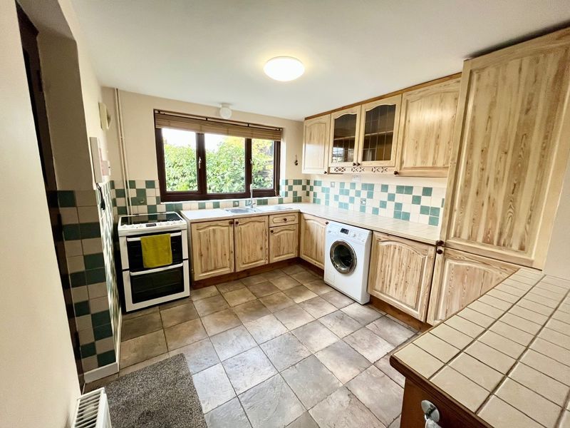 Property photo 3 of 18 Kitchen