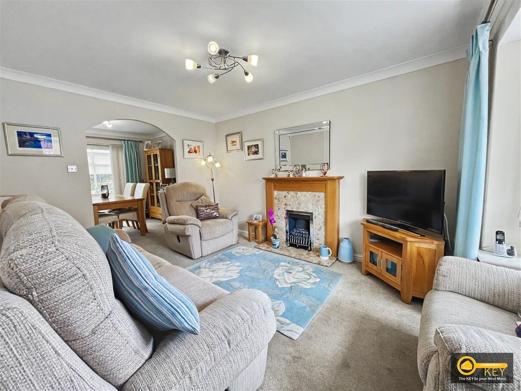 Property photo 3 of 21