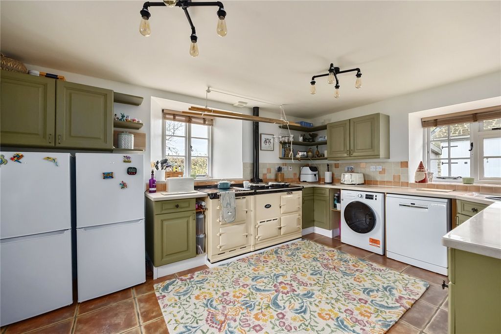 Property photo 3 of 43 Picture No. 01