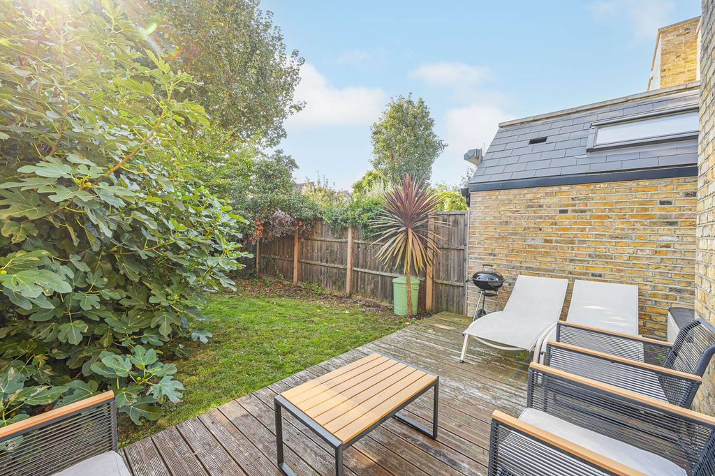 Property photo 3 of 6