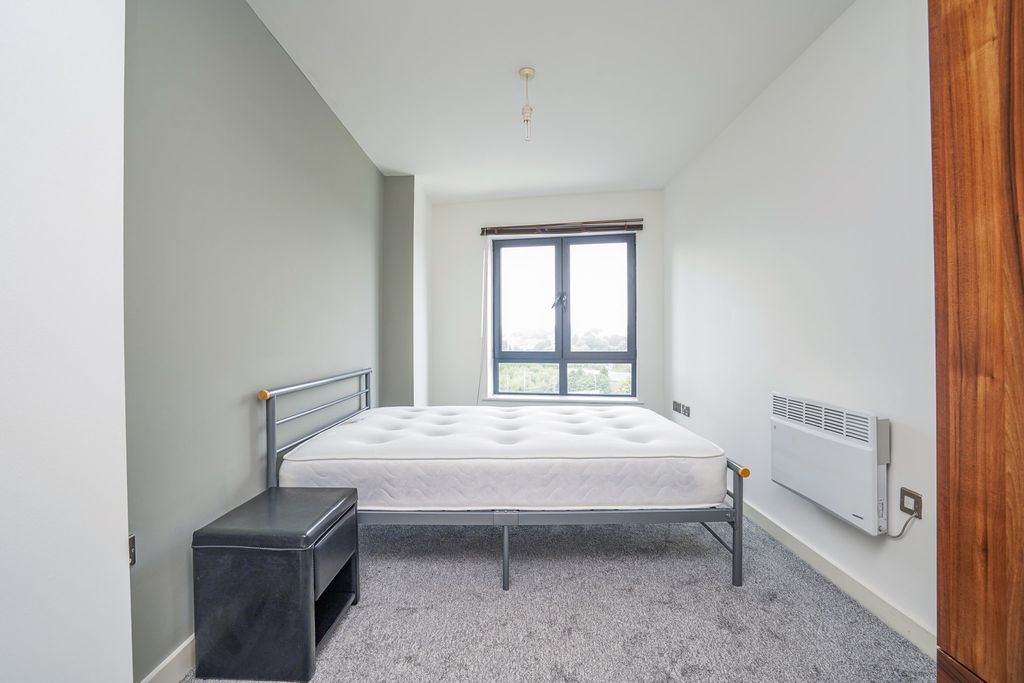 Property photo 3 of 17 Bedroom