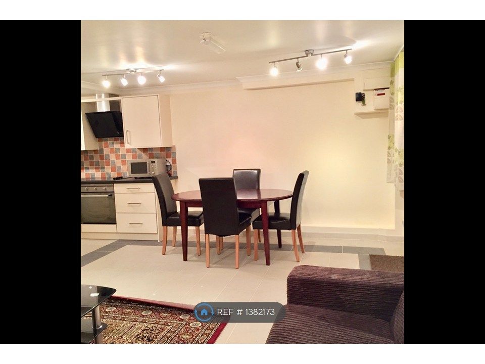 Property photo 3 of 8 Dining