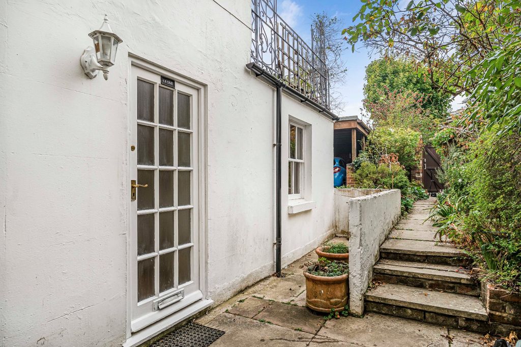 Property photo 1 of 13 Front