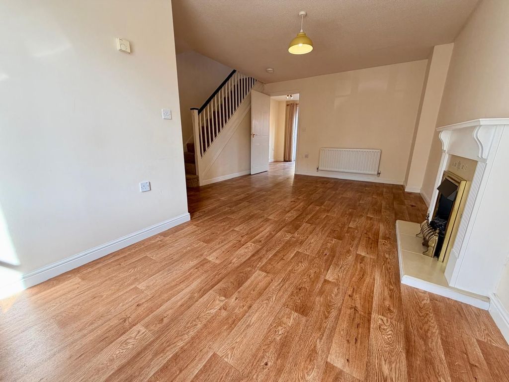 Property photo 2 of 26