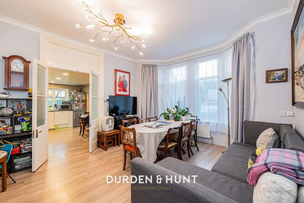 Property photo 2 of 22 Wanstead-16.Jpg