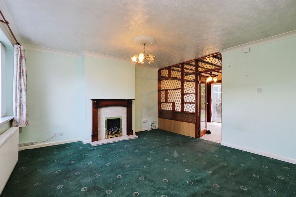Property photo 2 of 17