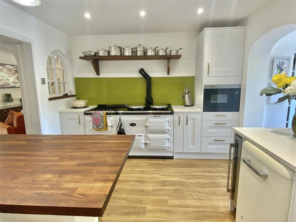 Property photo 3 of 24