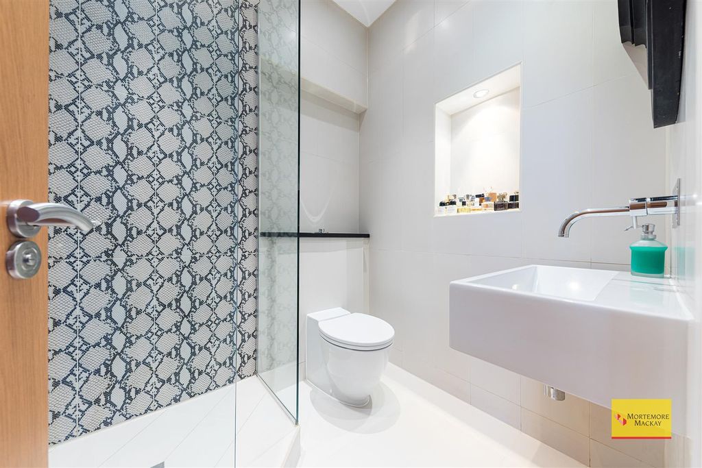 Additional image 13 of 2 bed flat for saleOld Park Road, Enfield EN2